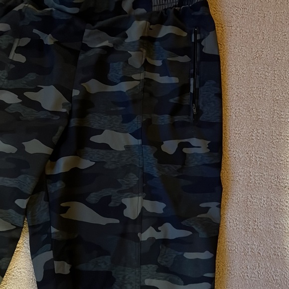 Camo Old Navy Joggers - Picture 3 of 4